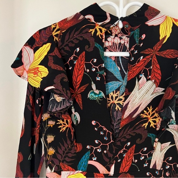 SOLD- H&M floral dress - Picture 3 of 3